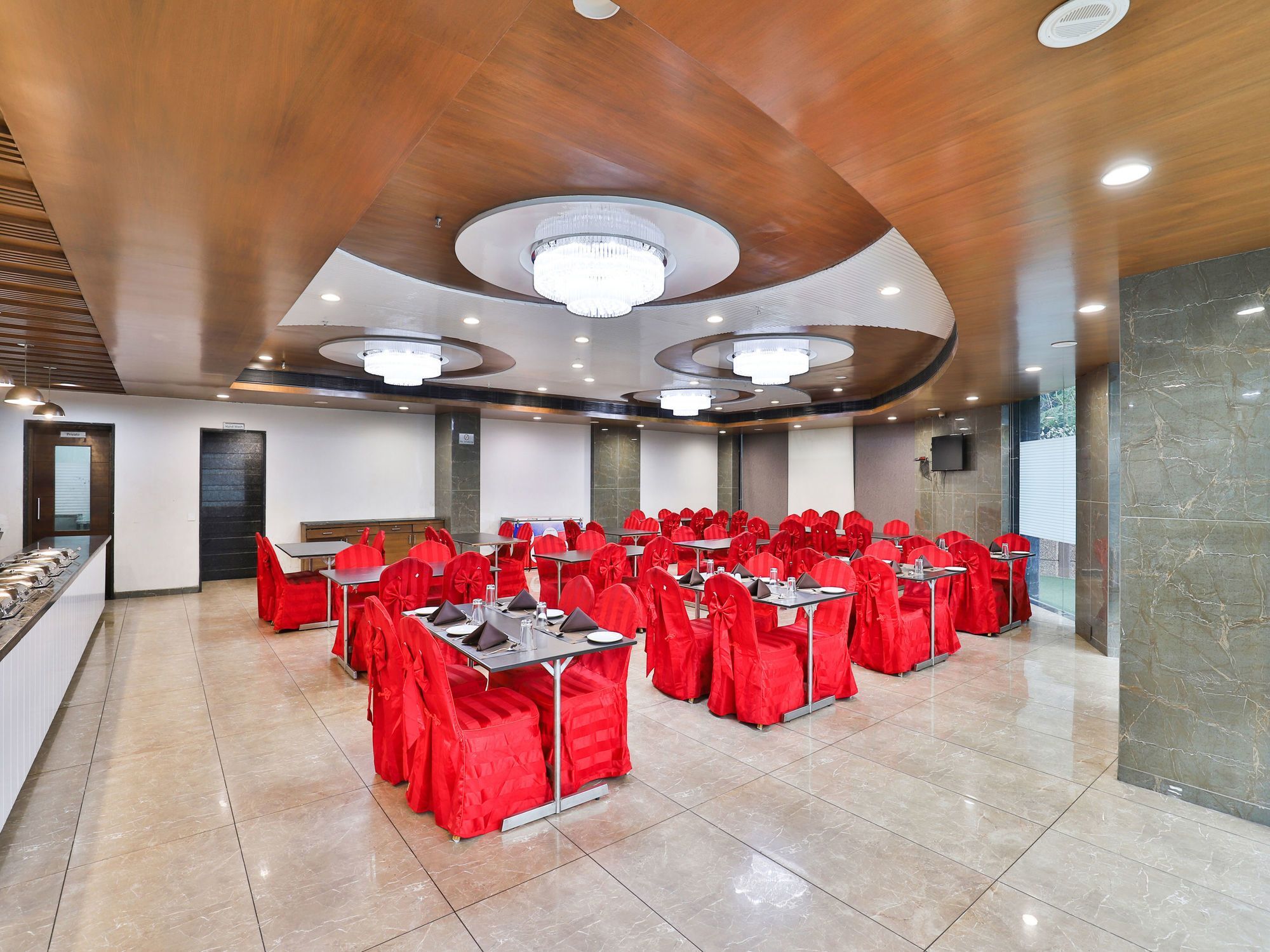 Oyo 4938 Hotel Dev Aadi Ahmedabad Exterior foto